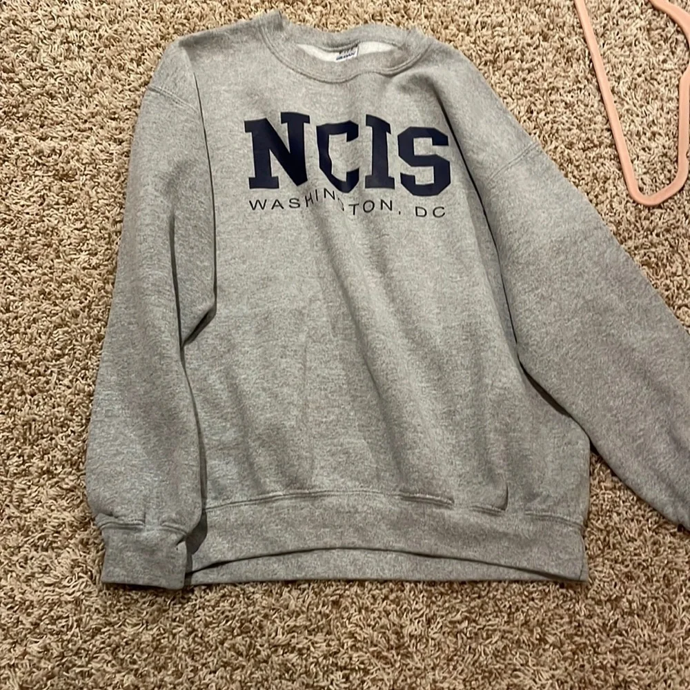 Crewneck - Picture 1 of 1